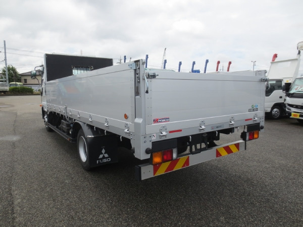 三菱 ファイター 2KG-FK62F(2WD)の写真5