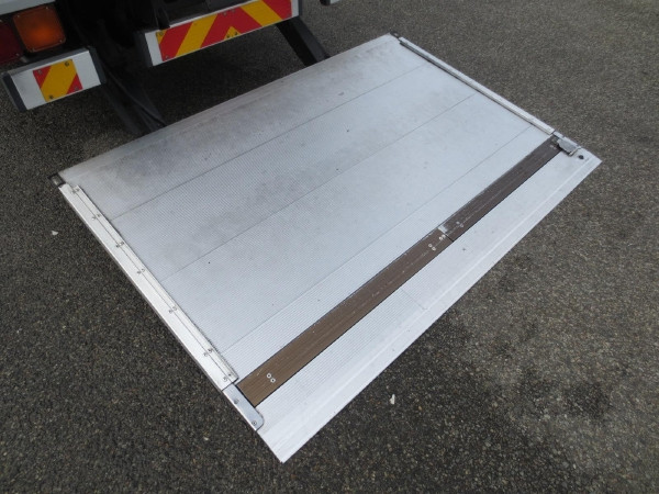 いすゞ フォワード TKG-FRR90S2(2WD)の写真11