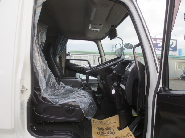 三菱 ファイター 2KG-FK64F(2WD)の写真16