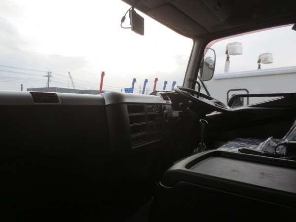 三菱 ファイター 2KG-FK64F(2WD)の写真17