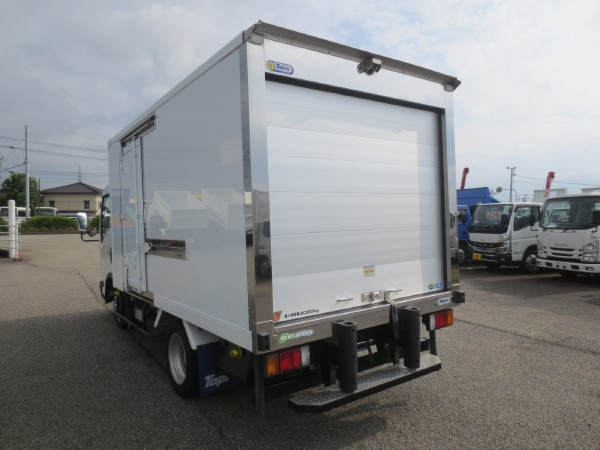 いすゞ エルフ 2RG-NLR88AN(2WD)の写真5