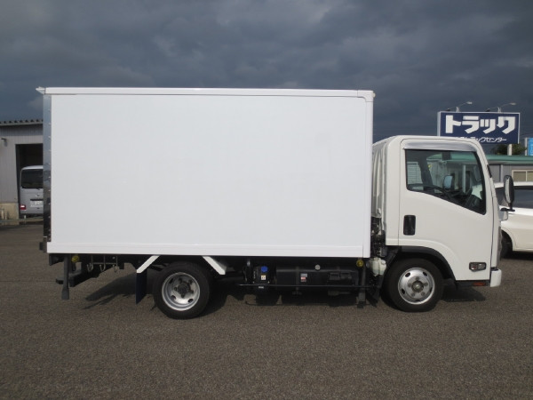 いすゞ エルフ 2RG-NLR88AN(2WD)の写真8