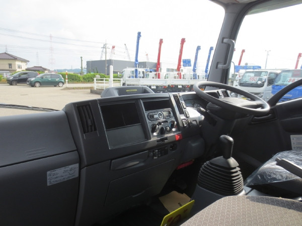 いすゞ エルフ 2RG-NLR88AN(2WD)の写真14