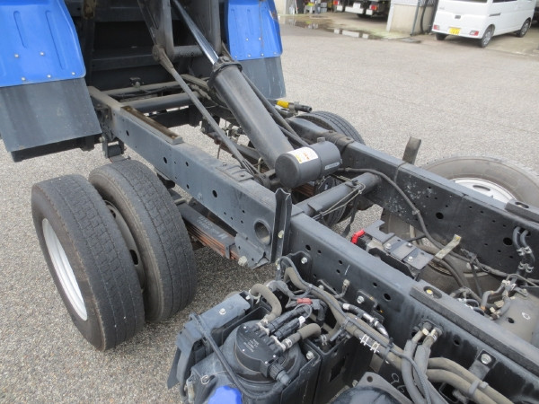 いすゞ エルフ 2RG-NKR88AD(2WD)の写真13