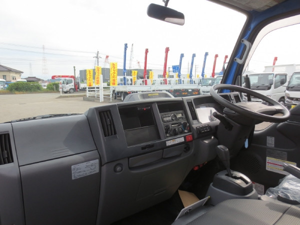いすゞ エルフ 2RG-NKR88AD(2WD)の写真15