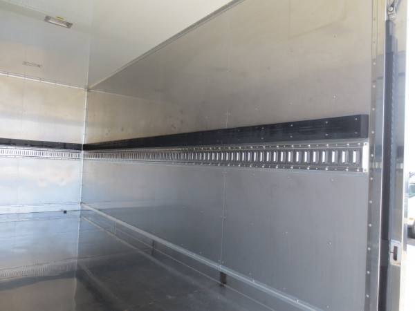 いすゞ エルフ 2RG-NMR88AN(2WD)の写真17