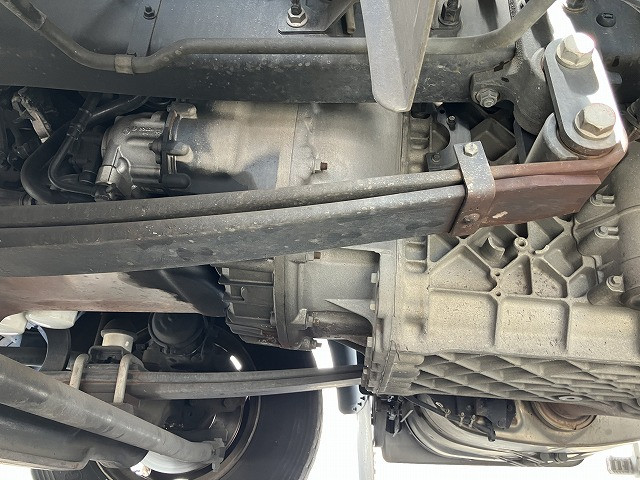 UD クオン 2PG-CD5CA(6x2)の写真16