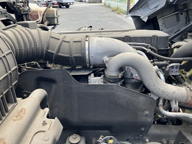 UD クオン 2PG-CD5CA(6x2)の写真23