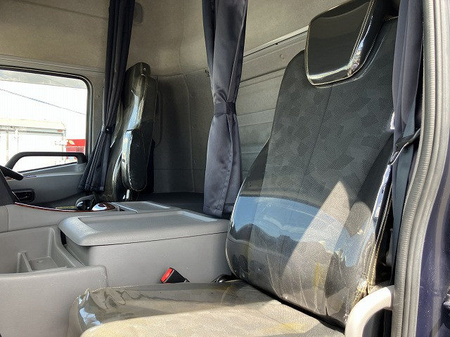 UD クオン 2PG-CD5CA(6x2)の写真26