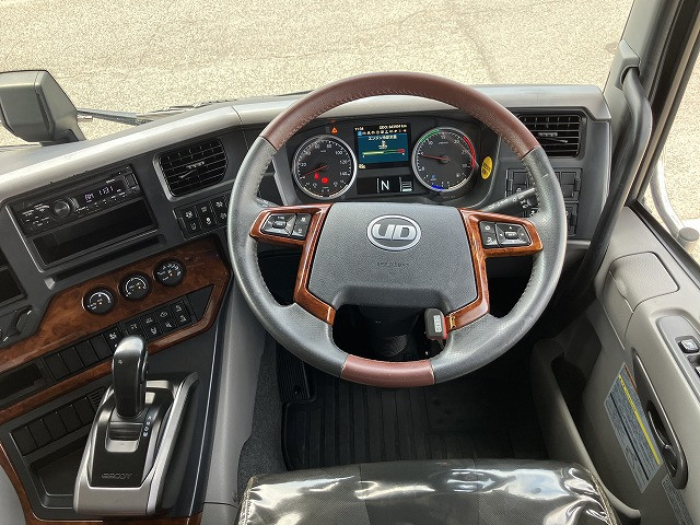 ＵＤ クオン 2PG-CD5CA(6x2)の写真24