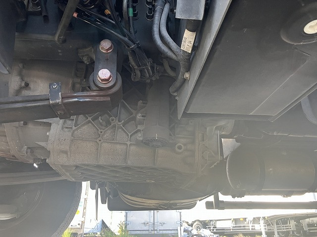 UD クオン 2PG-CD5CA(6x2)の写真18