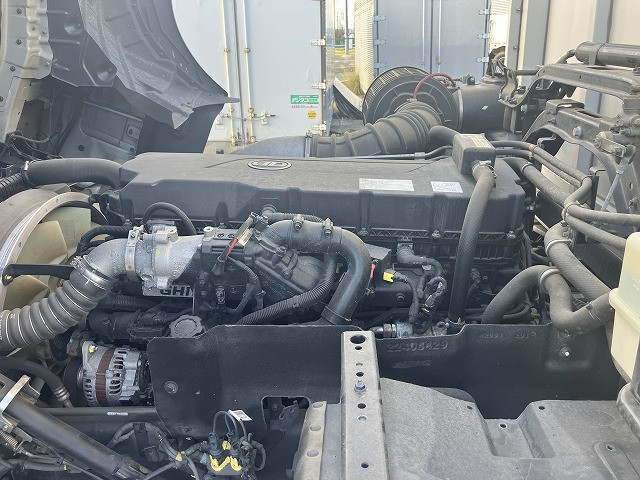 UD クオン 2PG-CD5CA(6x2)の写真21