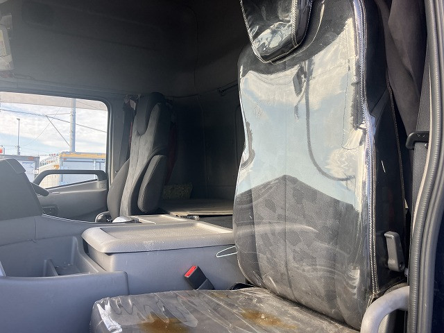 UD クオン 2PG-CD5CA(6x2)の写真26