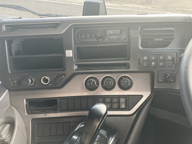 UD クオン 2PG-CD5CA(6x2)の写真27