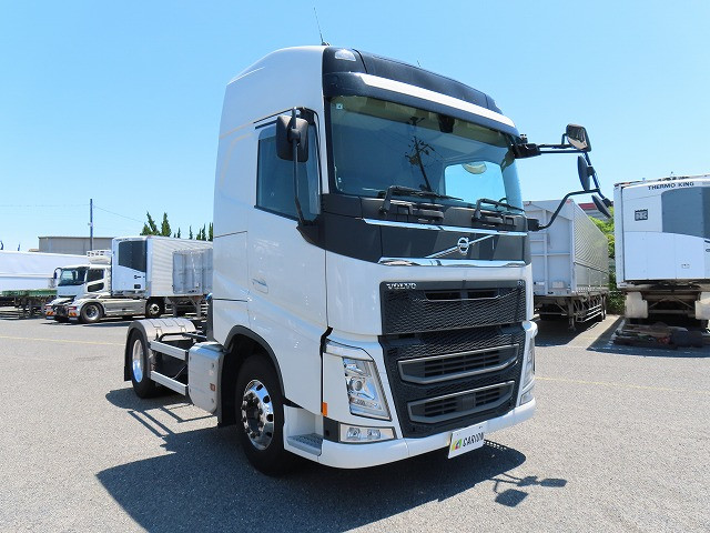 ボルボ FH トラクター 2DG-KA2TEA2(2WD)の写真2