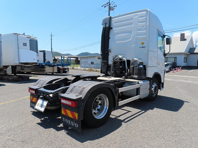 ボルボ FH トラクター 2DG-KA2TEA2(2WD)の写真3