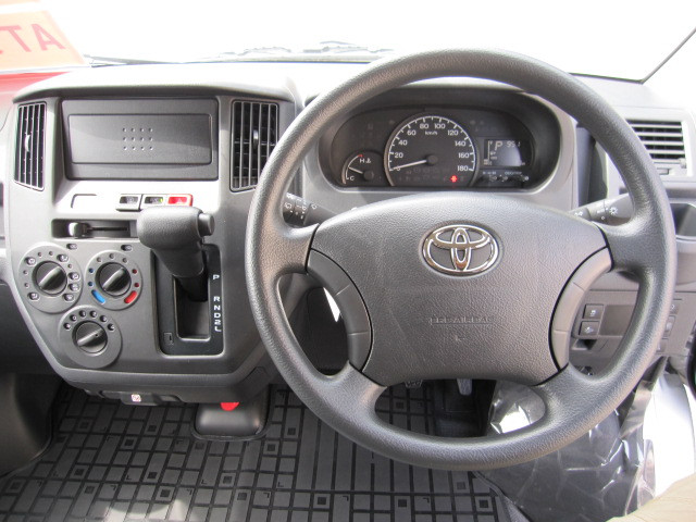 トヨタ タウンエースバン 5BF-S403M(2WD)の写真6