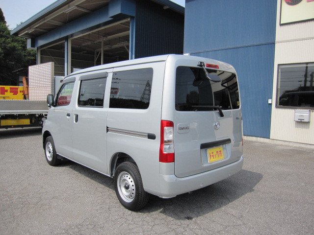 トヨタ タウンエースバン 5BF-S403M(2WD)の写真12