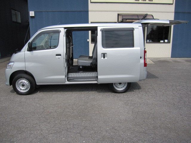 トヨタ タウンエースバン 5BF-S403M(2WD)の写真14