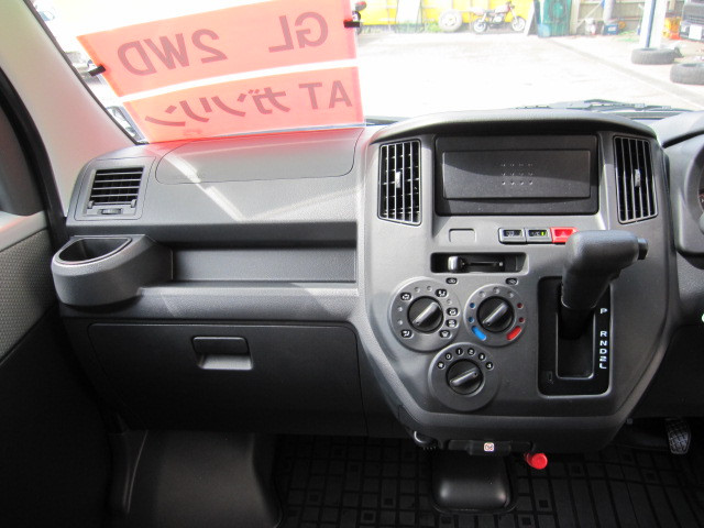 トヨタ タウンエースバン 5BF-S403M(2WD)の写真17