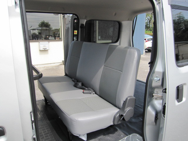 トヨタ タウンエースバン 5BF-S403M(2WD)の写真28