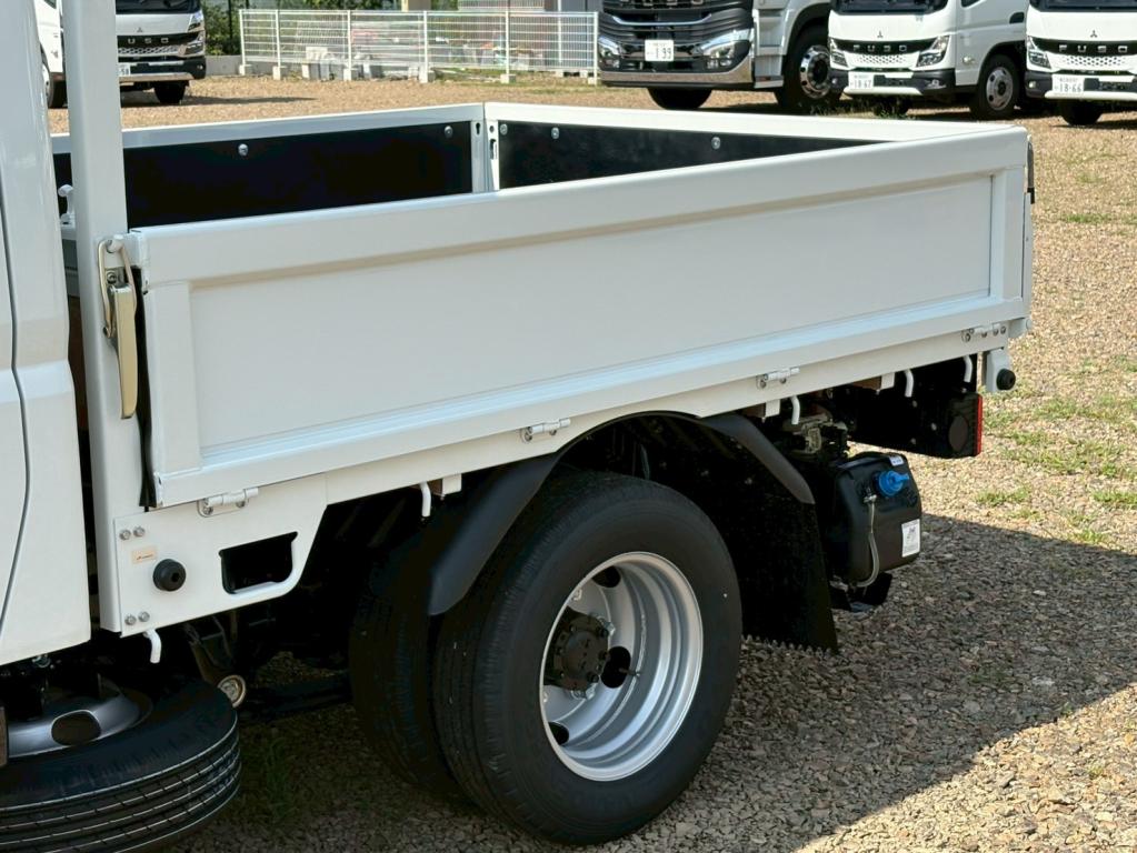 三菱 キャンター 2RG-FBA20(2WD)の写真5
