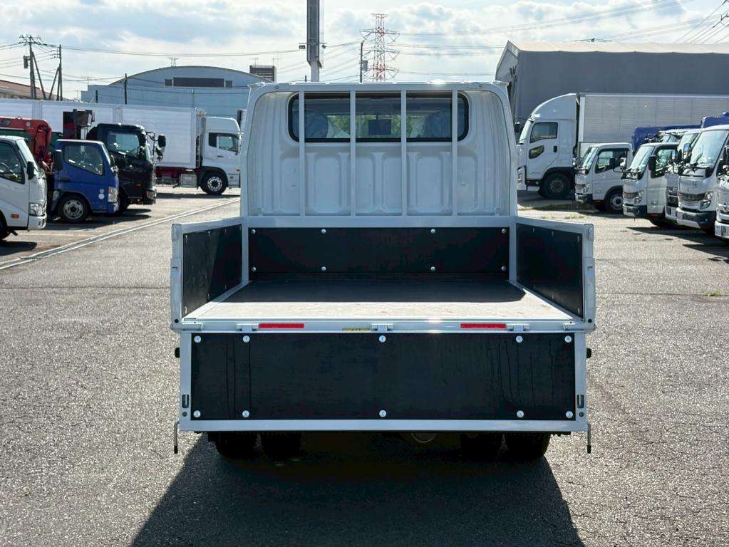 三菱 キャンター 2RG-FBA20(2WD)の写真11