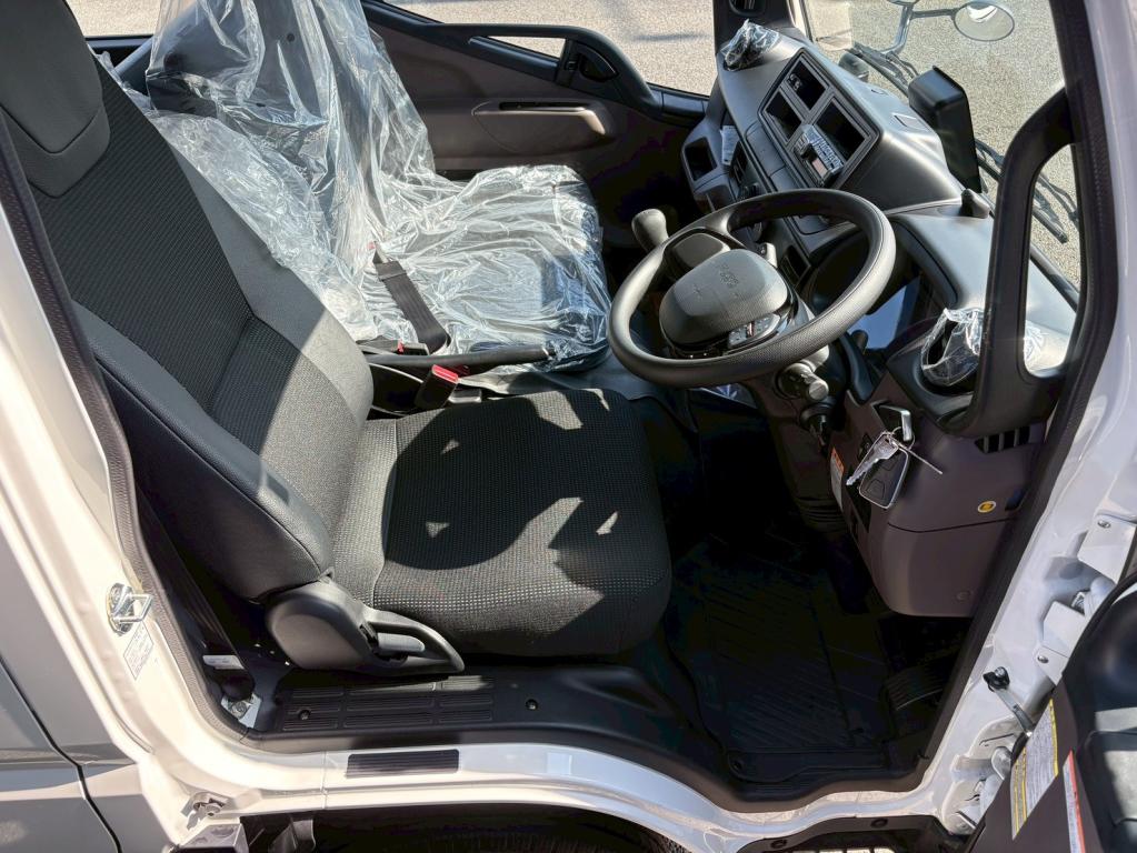 三菱 キャンター 2RG-FBA20(2WD)の写真19
