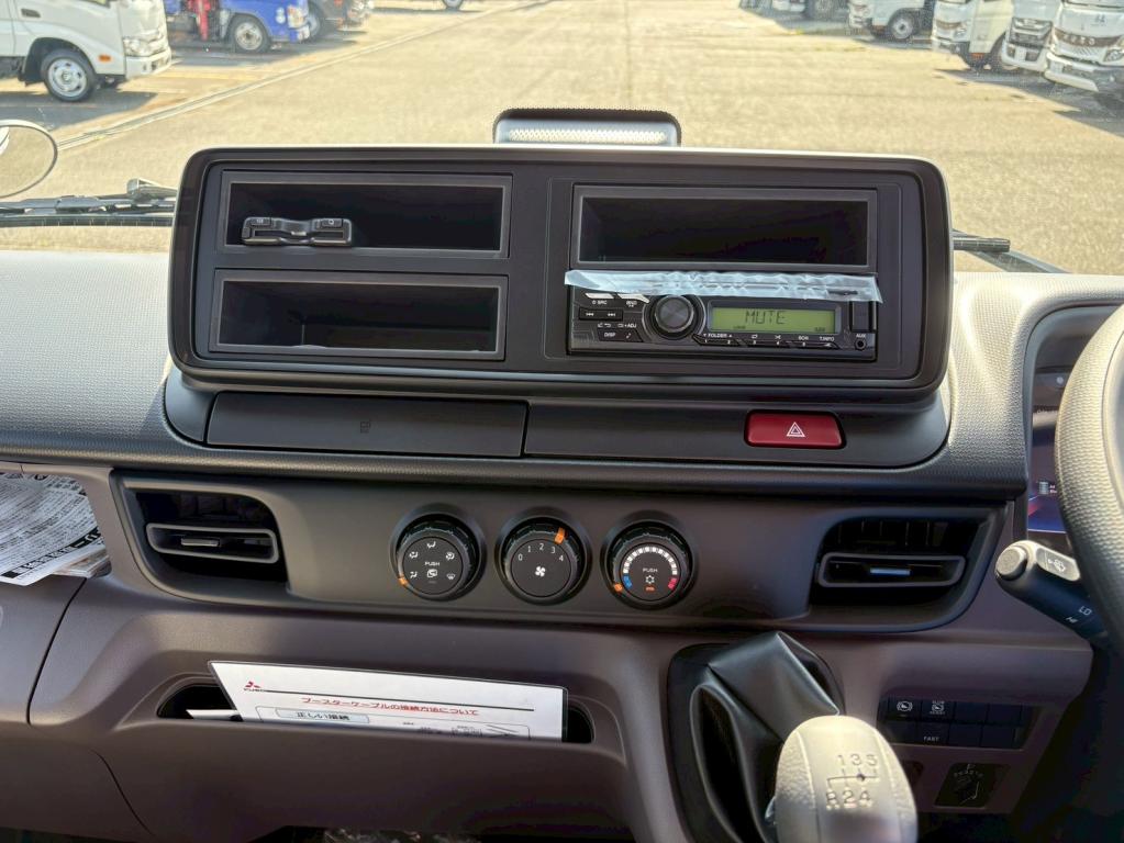三菱 キャンター 2RG-FBA20(2WD)の写真21