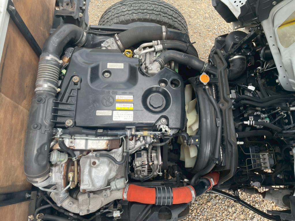いすゞ エルフ TRG-NJR85A(2WD)の写真18