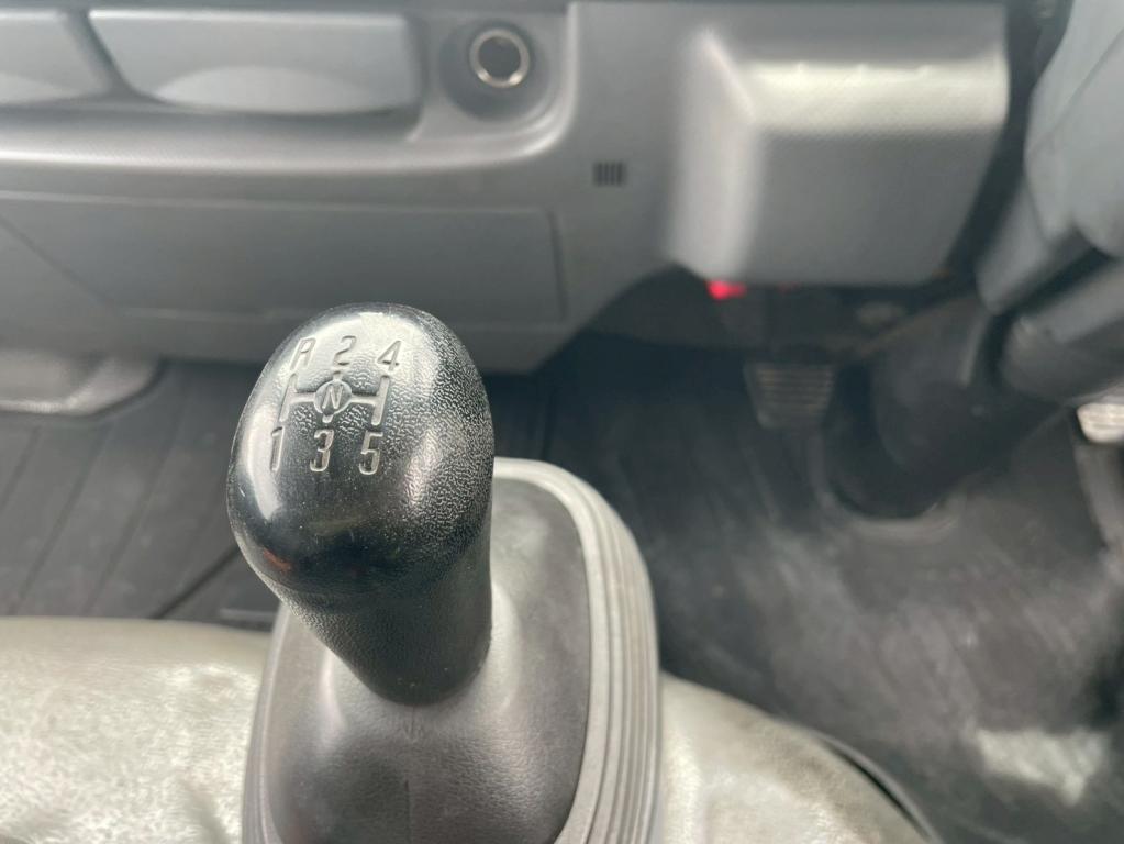 いすゞ エルフ TRG-NJR85A(2WD)の写真23