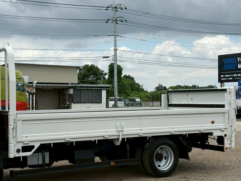 いすゞ エルフ TRG-NPR85AR(2WD)の写真6