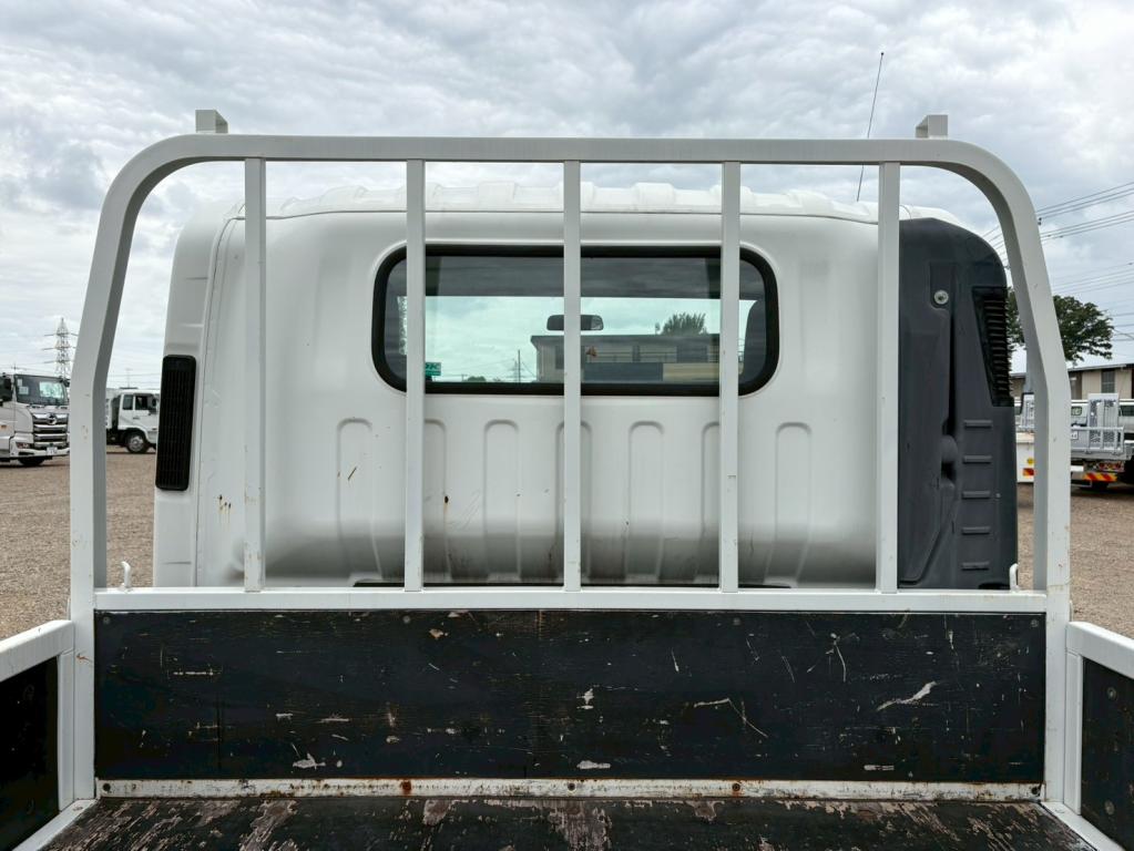 いすゞ エルフ TRG-NPR85AR(2WD)の写真7