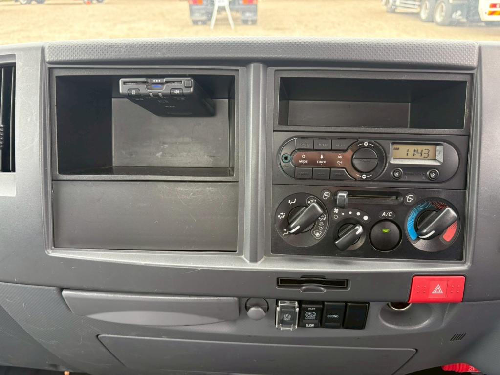 いすゞ エルフ TRG-NPR85AR(2WD)の写真22