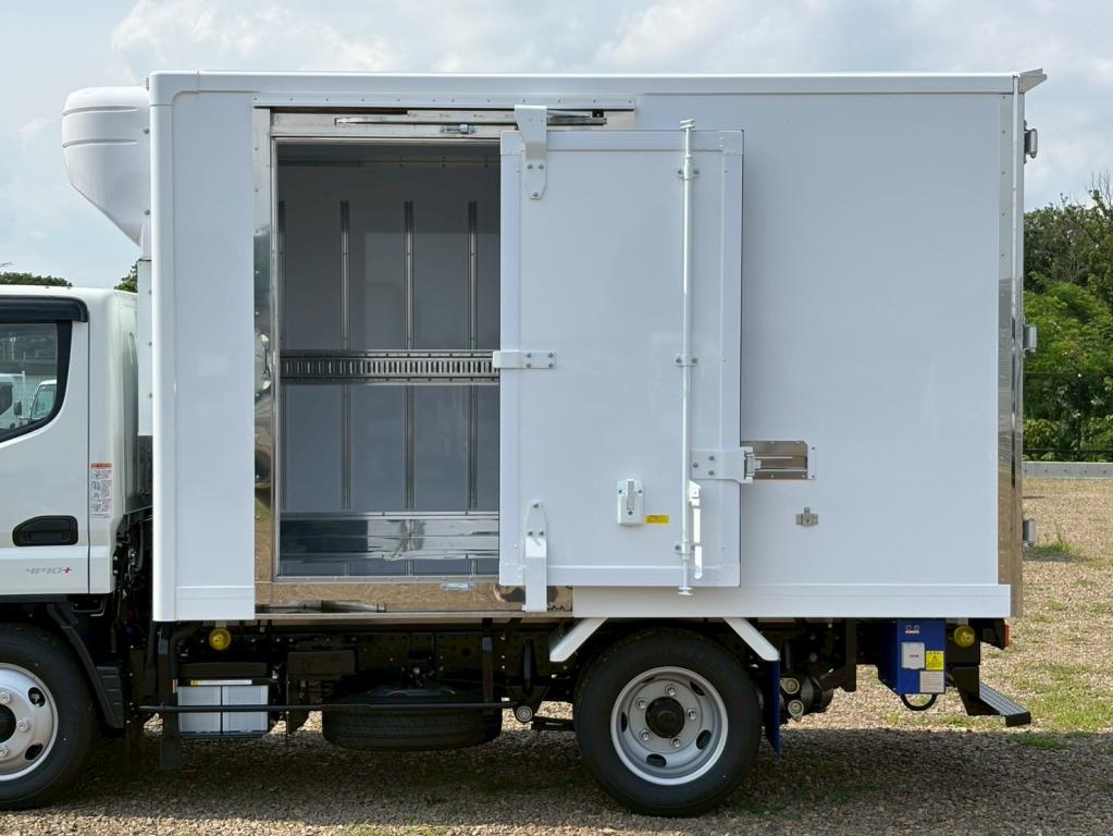 三菱 キャンター 2RG-FBAV0(2WD)の写真14