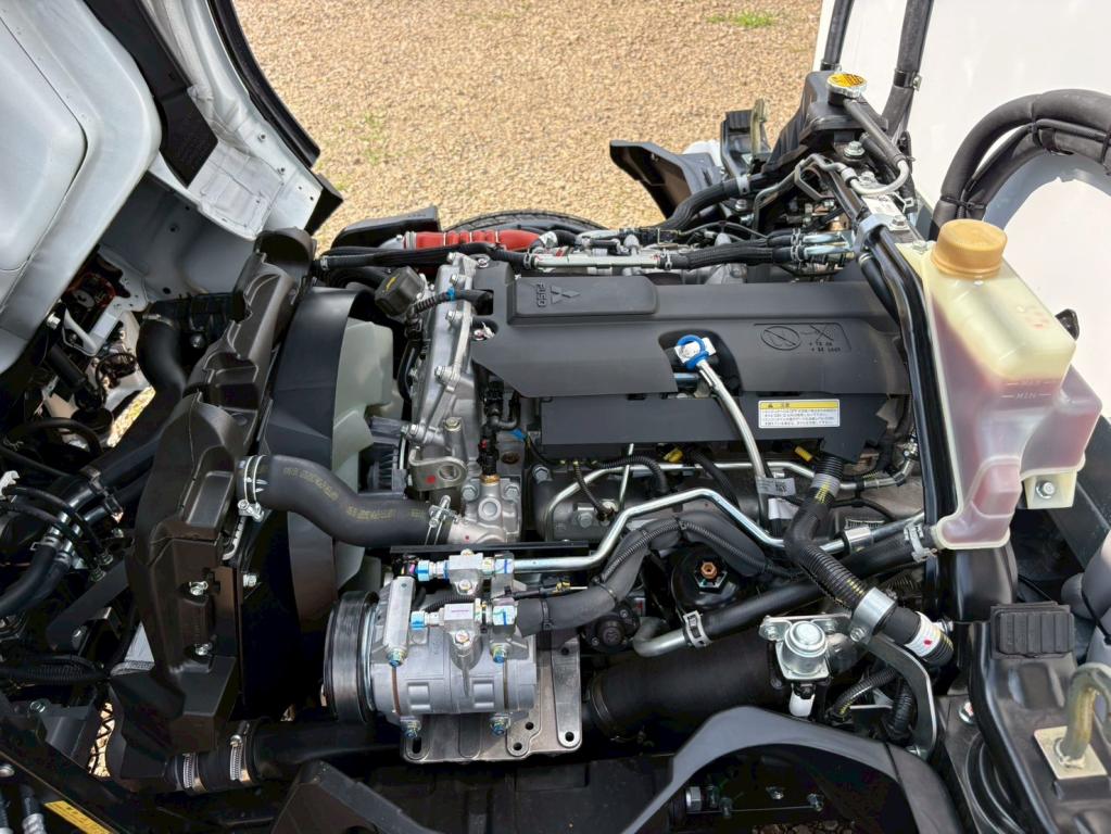 三菱 キャンター 2RG-FBAV0(2WD)の写真18