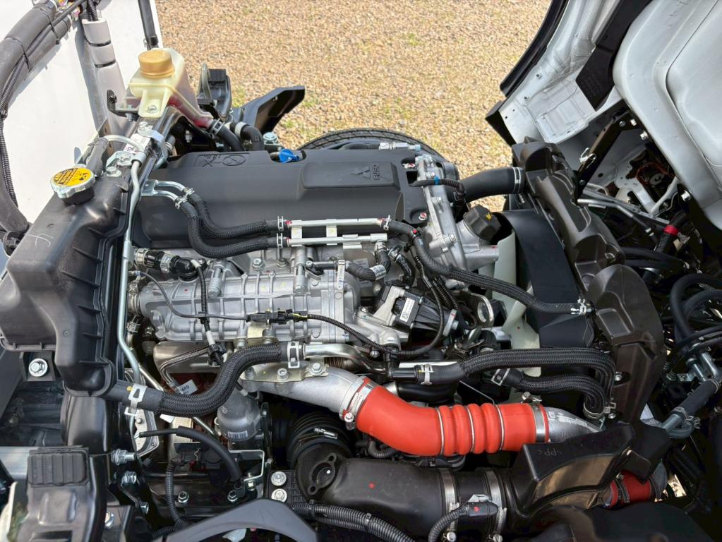 三菱 キャンター 2RG-FBAV0(2WD)の写真19