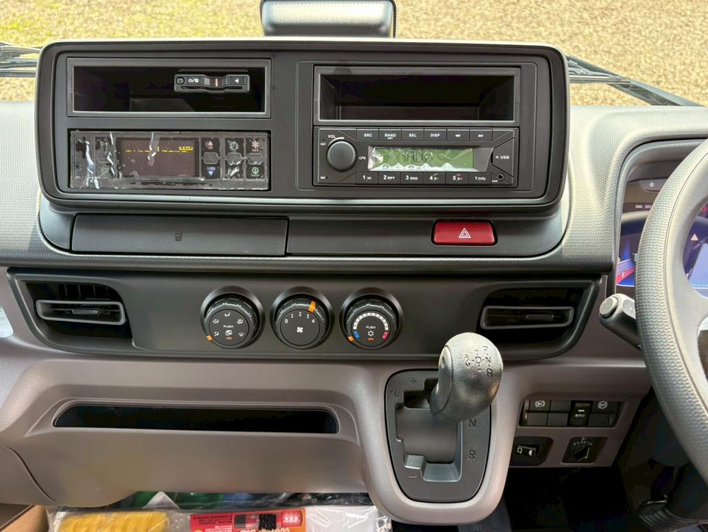 三菱 キャンター 2RG-FBAV0(2WD)の写真21