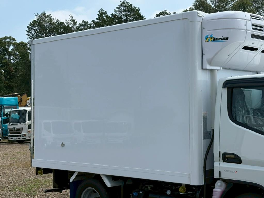 三菱 キャンター 2RG-FBAV0(2WD)の写真5