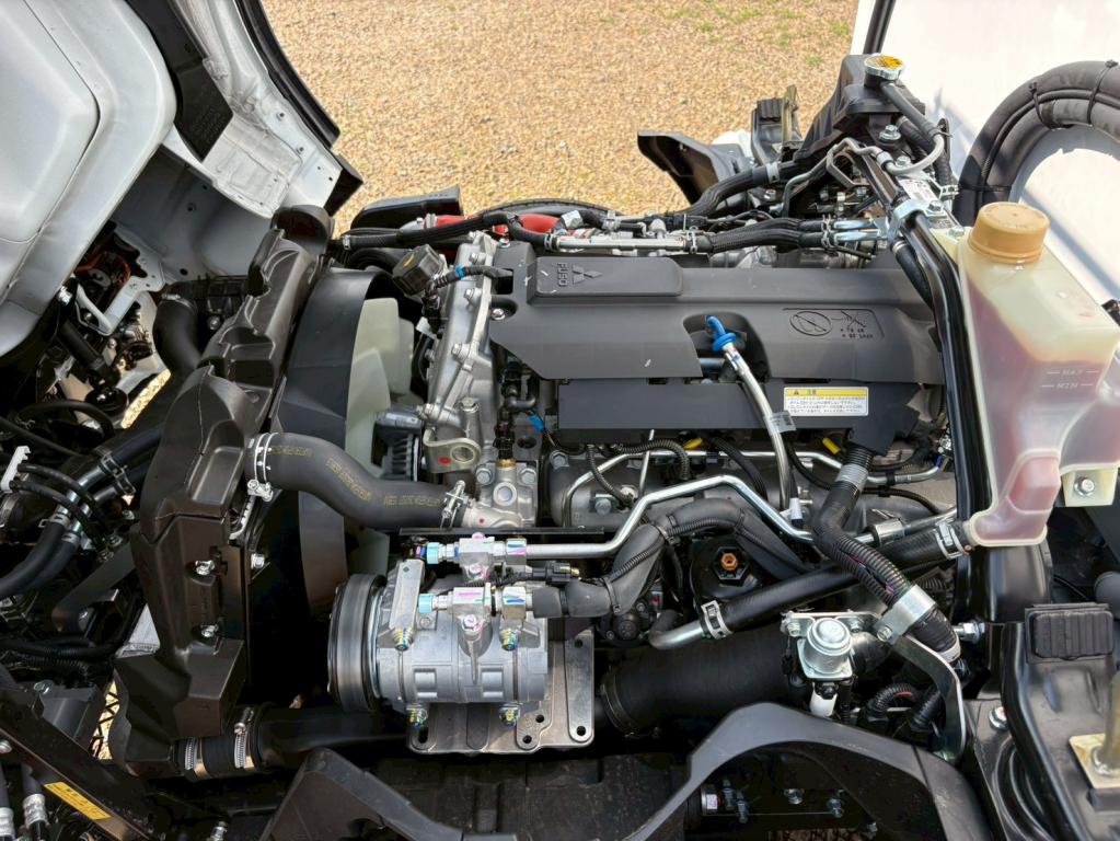 三菱 キャンター 2RG-FBAV0(2WD)の写真18