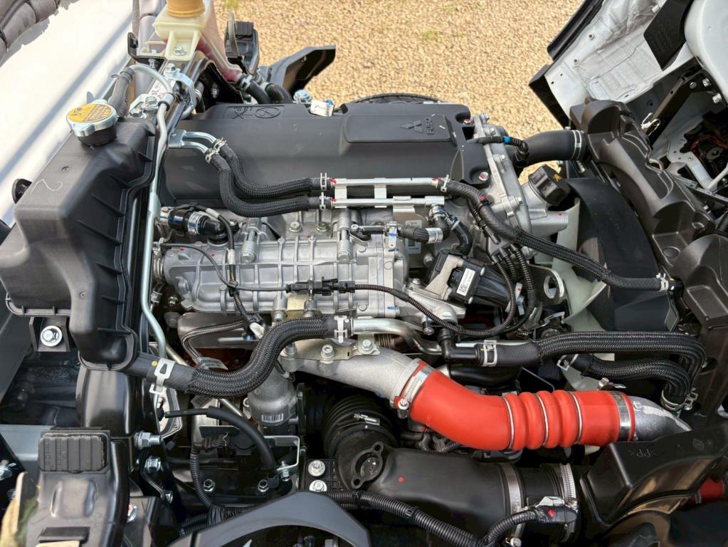 三菱 キャンター 2RG-FBAV0(2WD)の写真19
