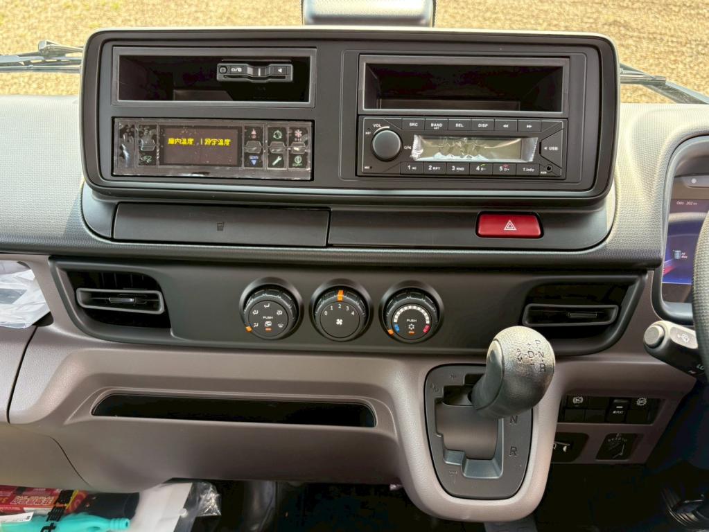 三菱 キャンター 2RG-FBAV0(2WD)の写真21