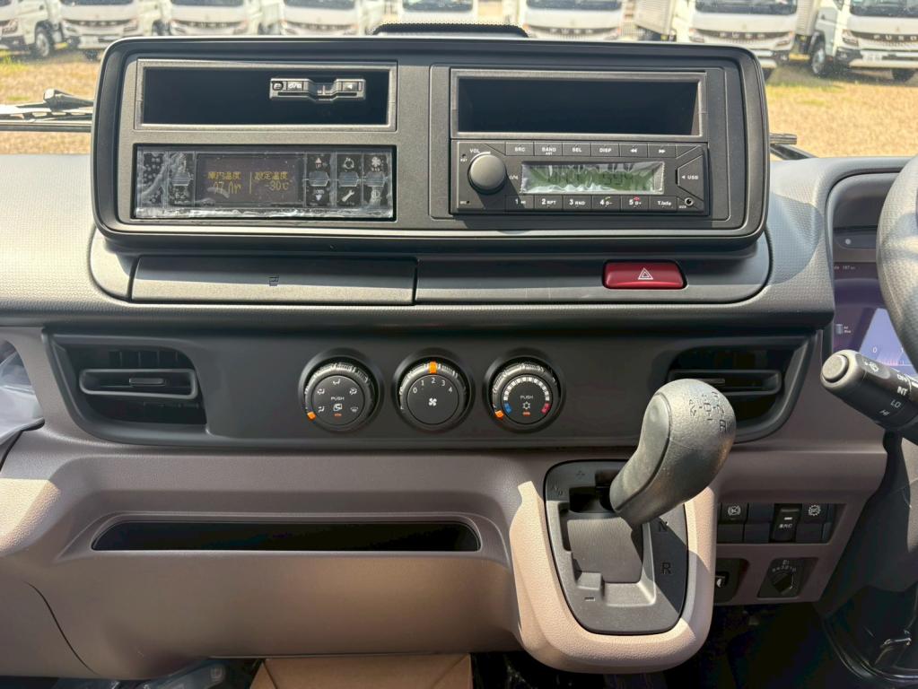 三菱 キャンター 2RG-FEAV0(2WD)の写真22