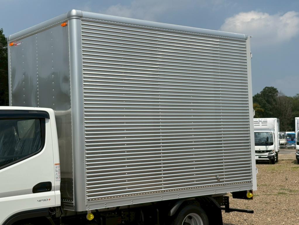 三菱 キャンター 2RG-FBA20(2WD)の写真6