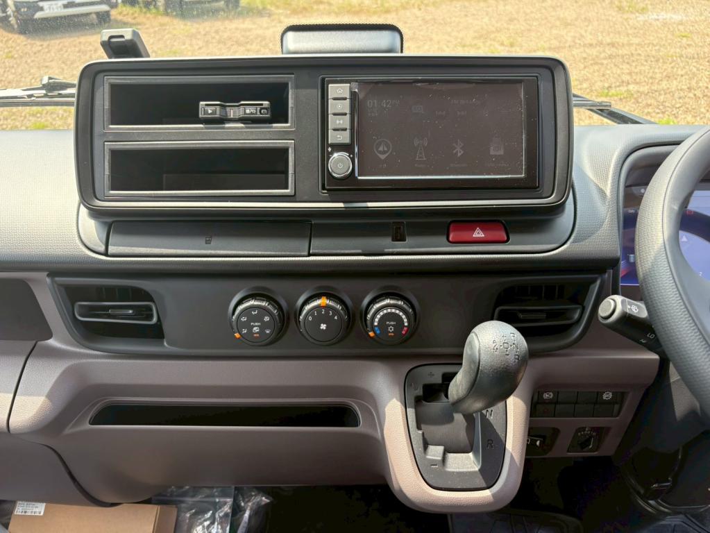 三菱 キャンター 2RG-FBA20(2WD)の写真22