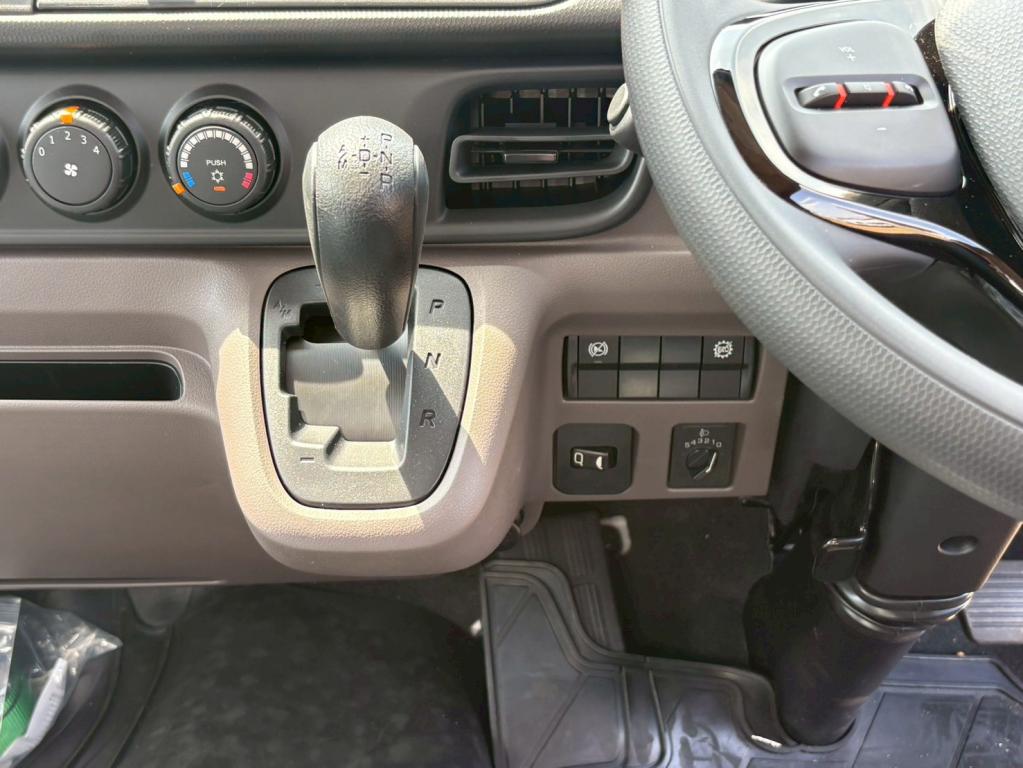 三菱 キャンター 2RG-FBA20(2WD)の写真23