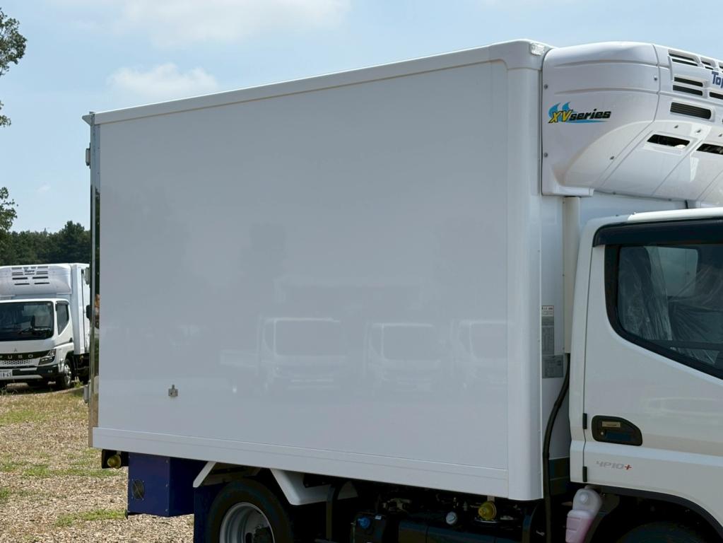 三菱 キャンター 2RG-FBAV0(2WD)の写真5