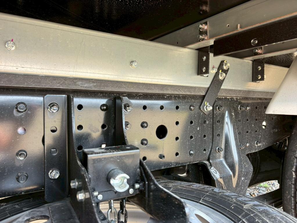 三菱 キャンター 2RG-FBAV0(2WD)の写真17