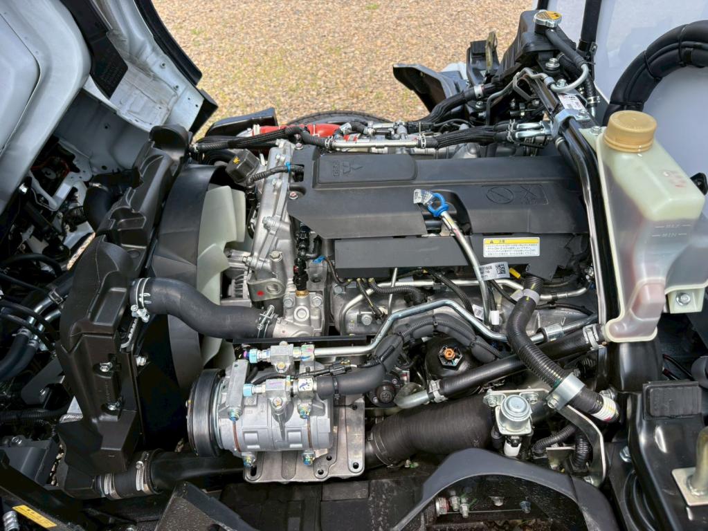 三菱 キャンター 2RG-FBAV0(2WD)の写真19