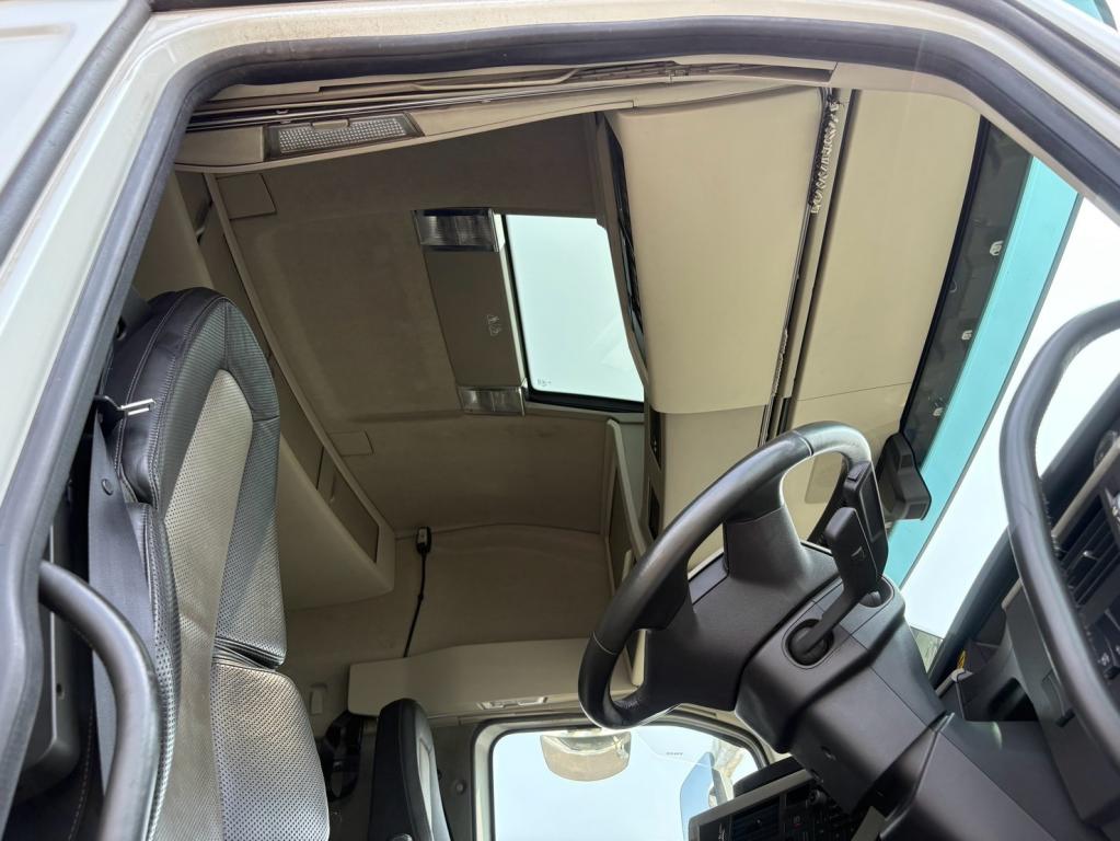 ボルボ その他 2DG-KA2TDA1(2WD)の写真24